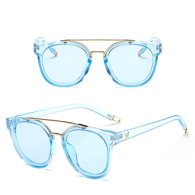Fashionable Women's Oversized Sunglasses 2025 Trend