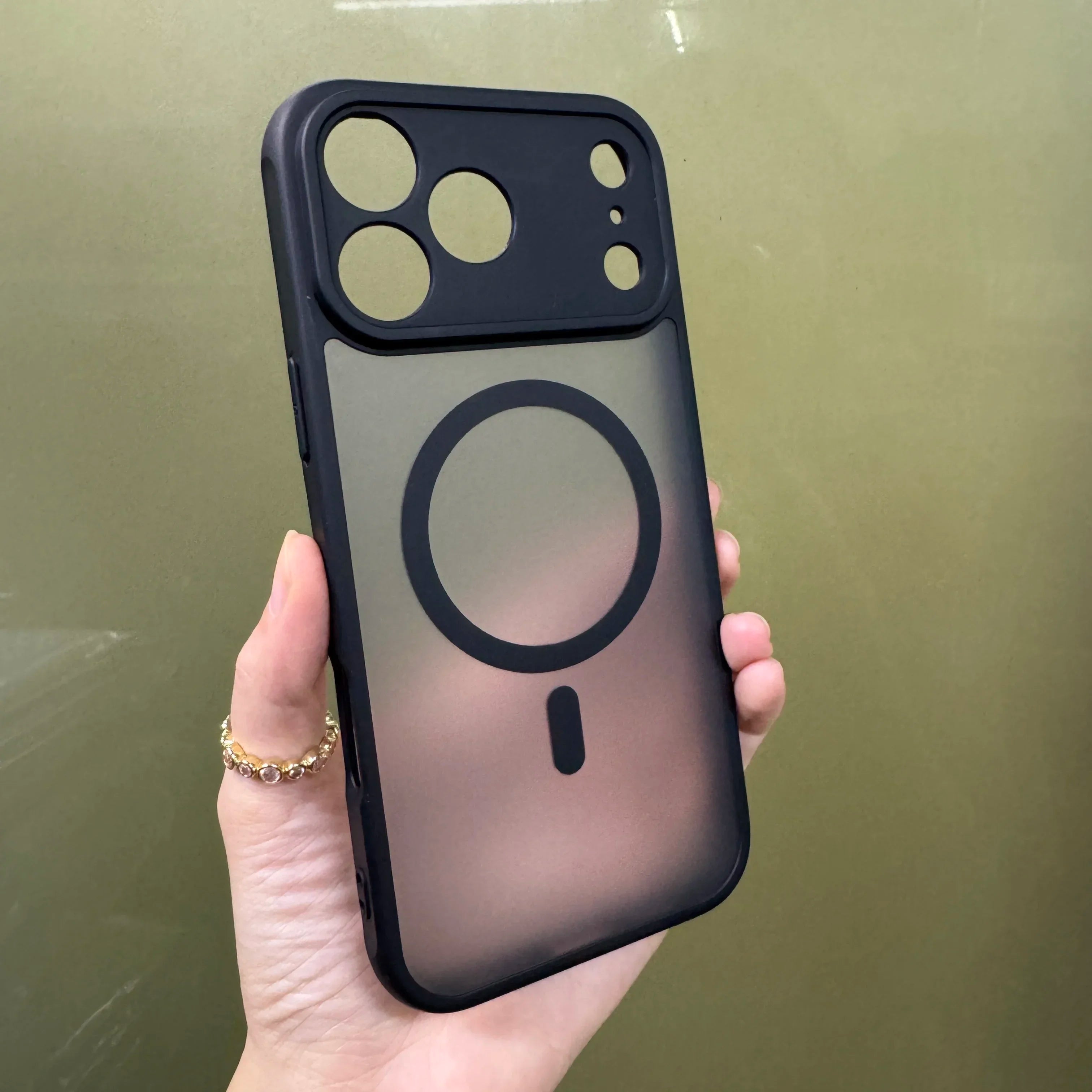 Popular Matte Frosted Wireless Charging Case For iPhone 17 Air 16 15 Plus Pro Max Portable Wrist Strap Anti-Drop Protector Cover