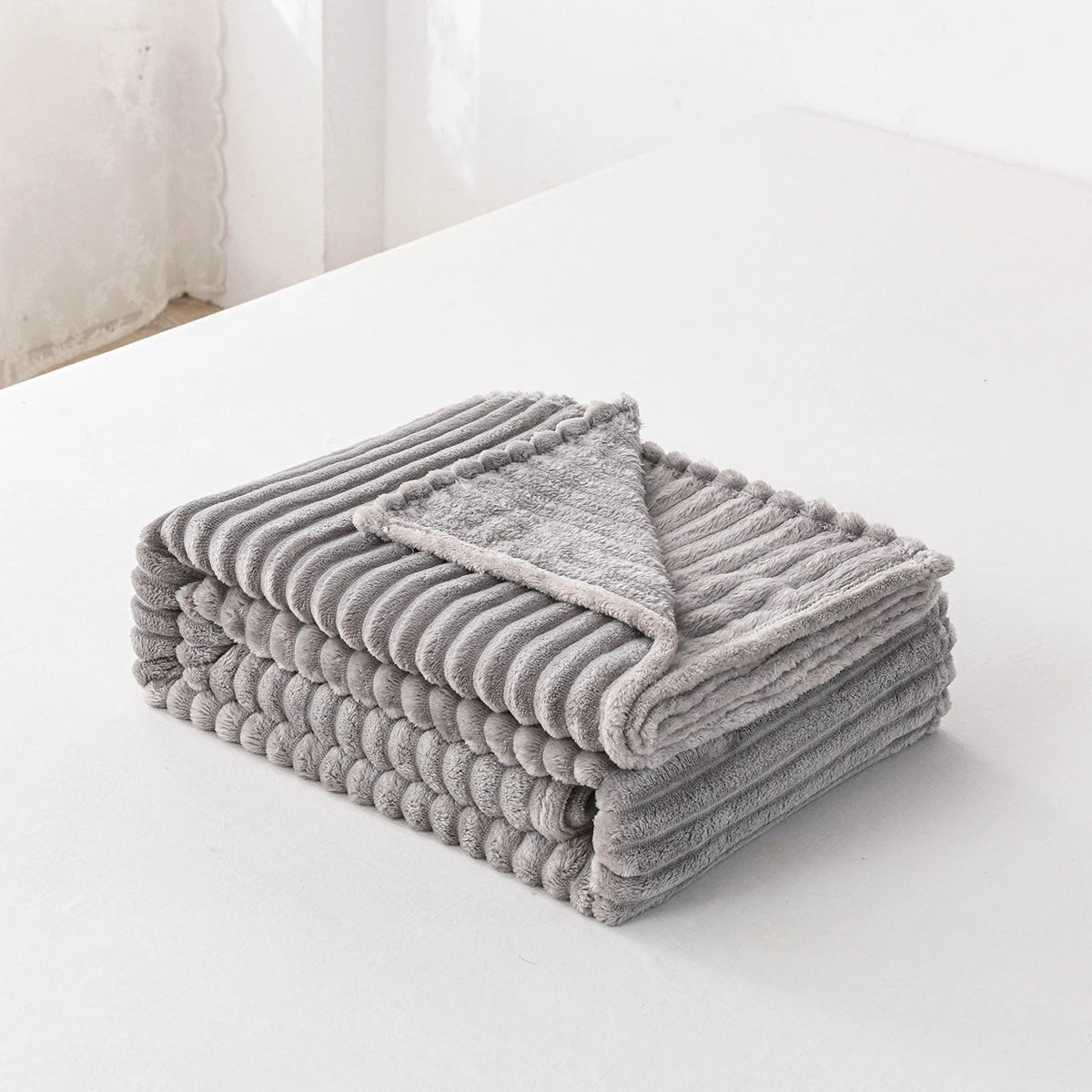 1pc Solid Color Flannel Blanket Soft Warm Throw Blankets for Couch Sofa Office Bed Camping Travel Multi-purpose Gift Blanket