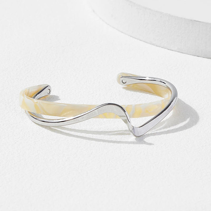 1PC Women's Fashion Light Luxury Gold Plated White Shell Twisted Cross Bracelet Date Travel Banquet Party Holiday Dressing Gift