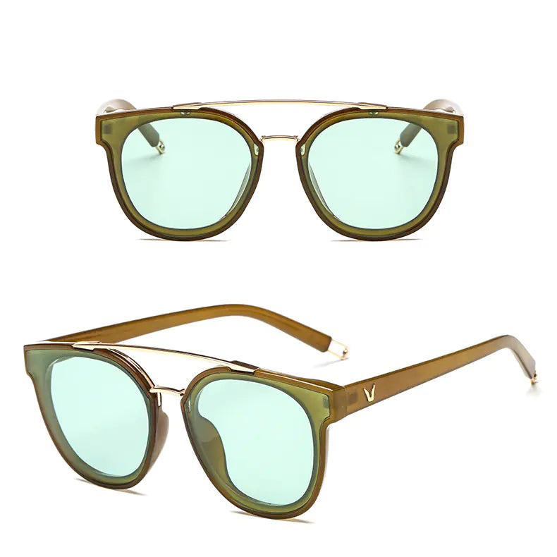 Fashionable Women's Oversized Sunglasses 2025 Trend