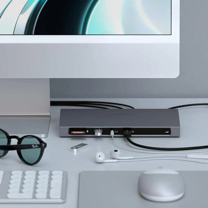     Satechi Thunderbolt 4 Docking Station desk setup