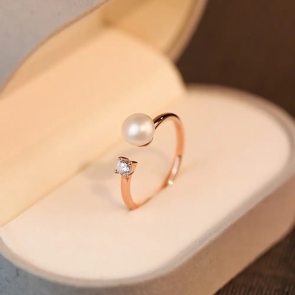 Luxury Women's Ring Light for High-Grade Temperament