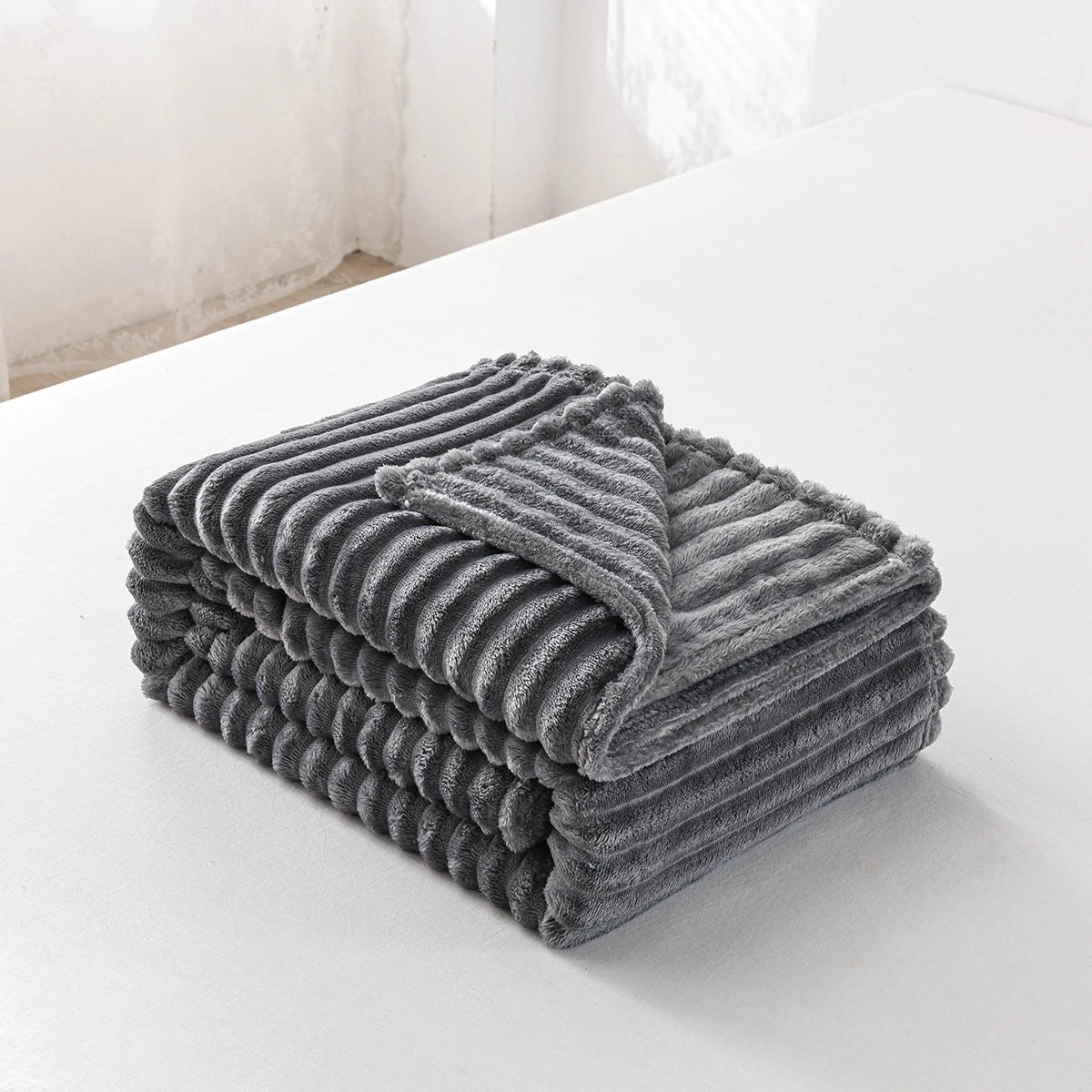 1pc Solid Color Flannel Blanket Soft Warm Throw Blankets for Couch Sofa Office Bed Camping Travel Multi-purpose Gift Blanket