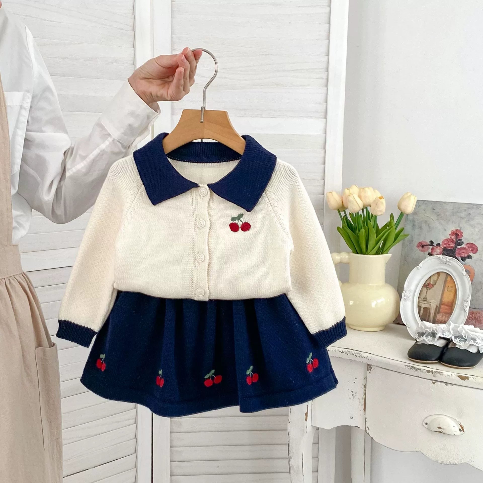Spring and Autumn Kids Girls Cherry Embroidered Pattern Long Sleeves