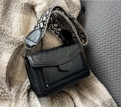 Trendy Mini Shoulder Bag for Women - Retro Style